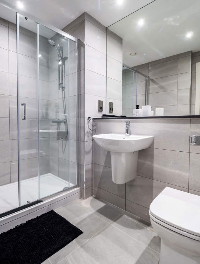 the quarters northern quarter bathroom