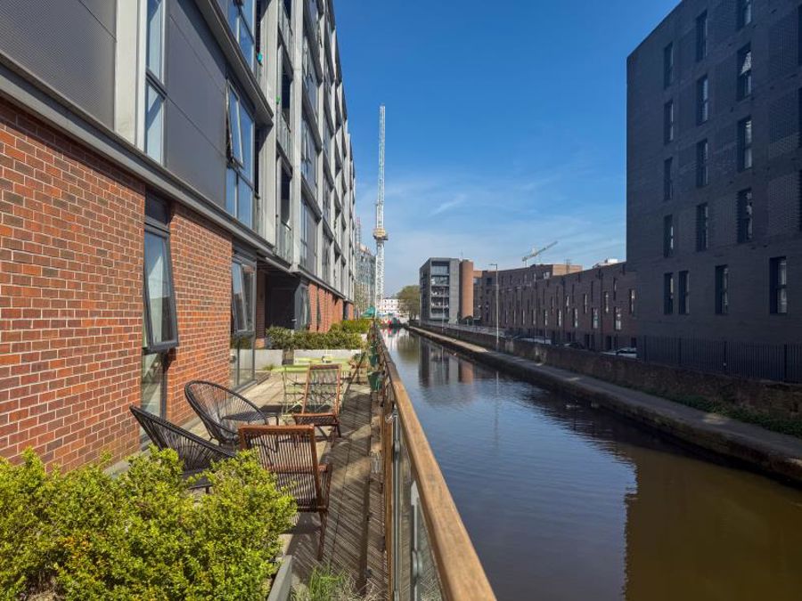 Apt 3.03 :: Flint Glass Wharf image 2