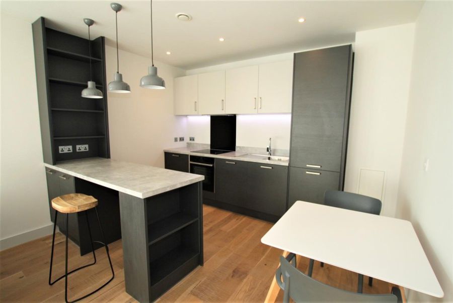 Apt 33, One Vesta image 2