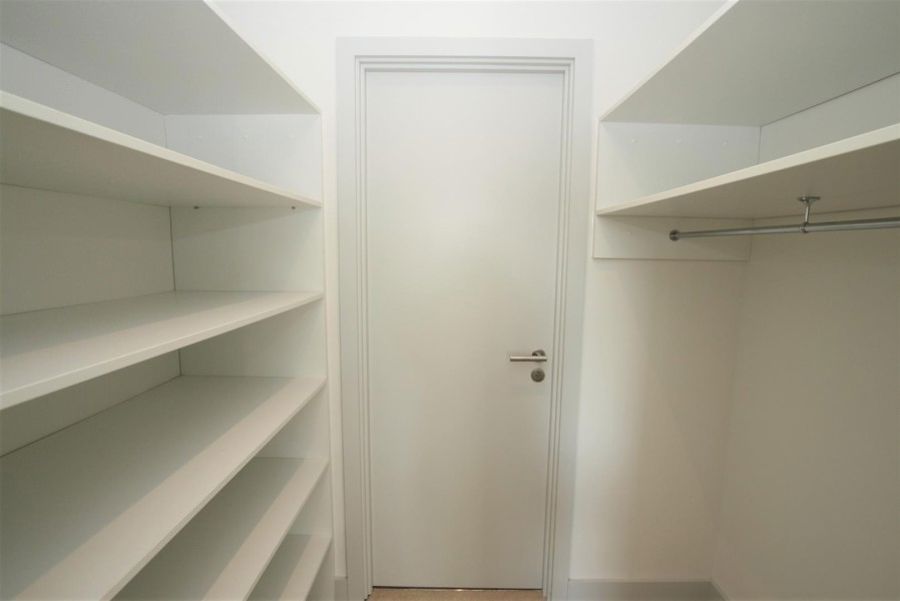 Apt 33, One Vesta image 8