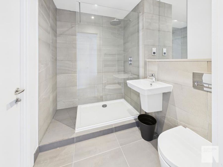 Axis Tower :: Manchester image 8