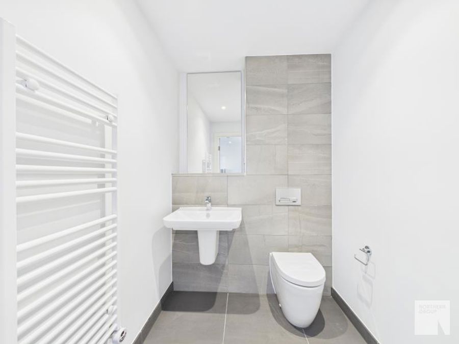 Axis Tower :: Manchester image 12