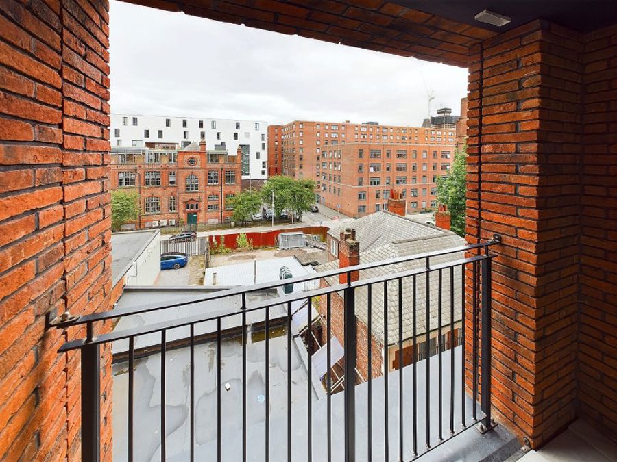 Apt 3.06 :: One Silk Street image 2