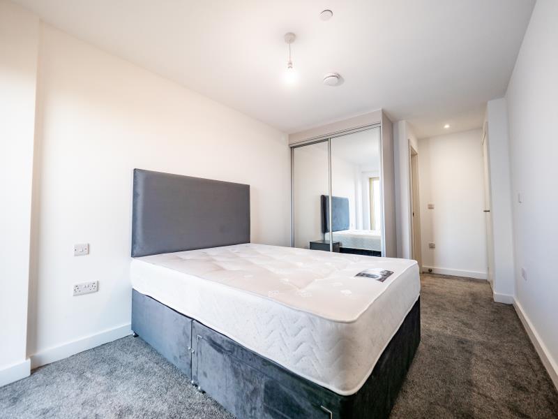 Apt 47 :: The Quarters image 8