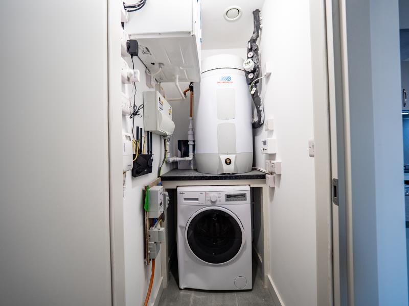 Apt 47 :: The Quarters image 12