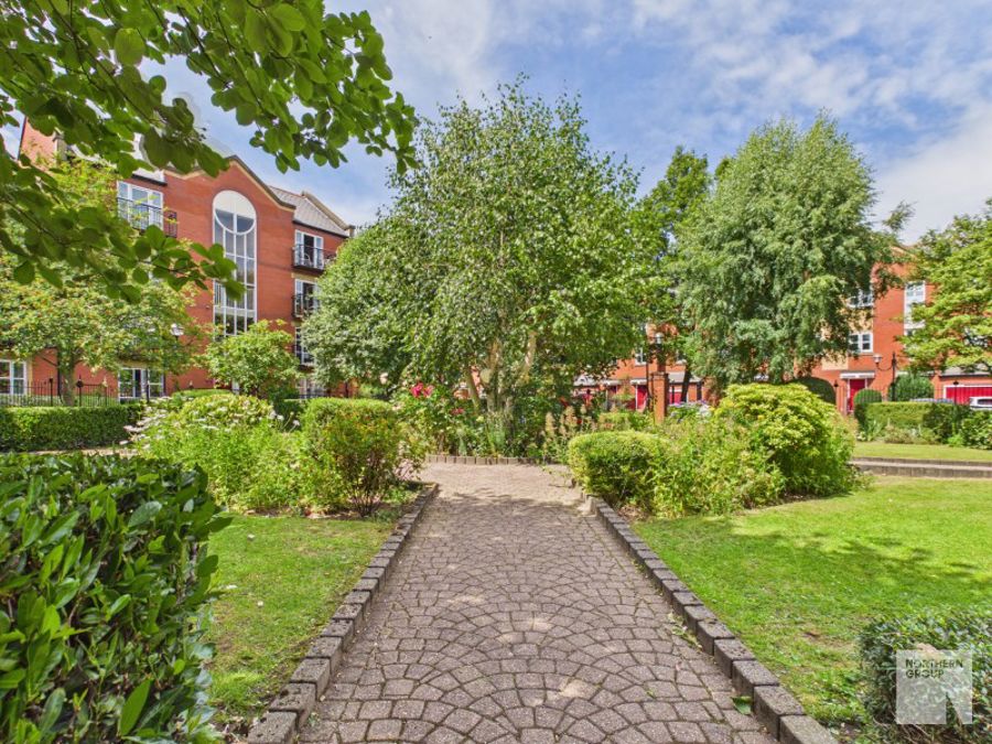 Thomas Telford Basin :: Piccadilly Village image 8