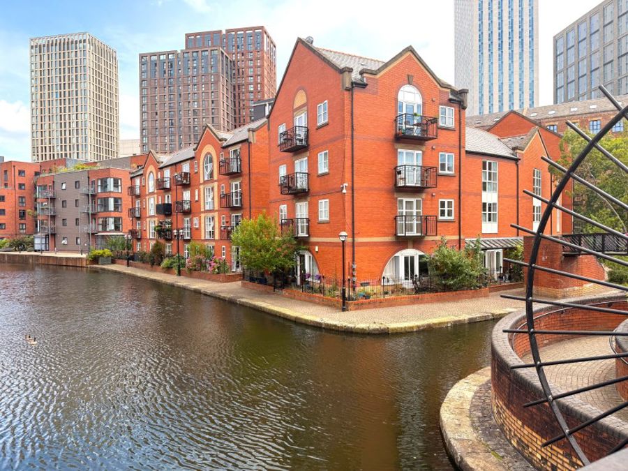 Thomas Telford Basin :: Piccadilly Village image 10