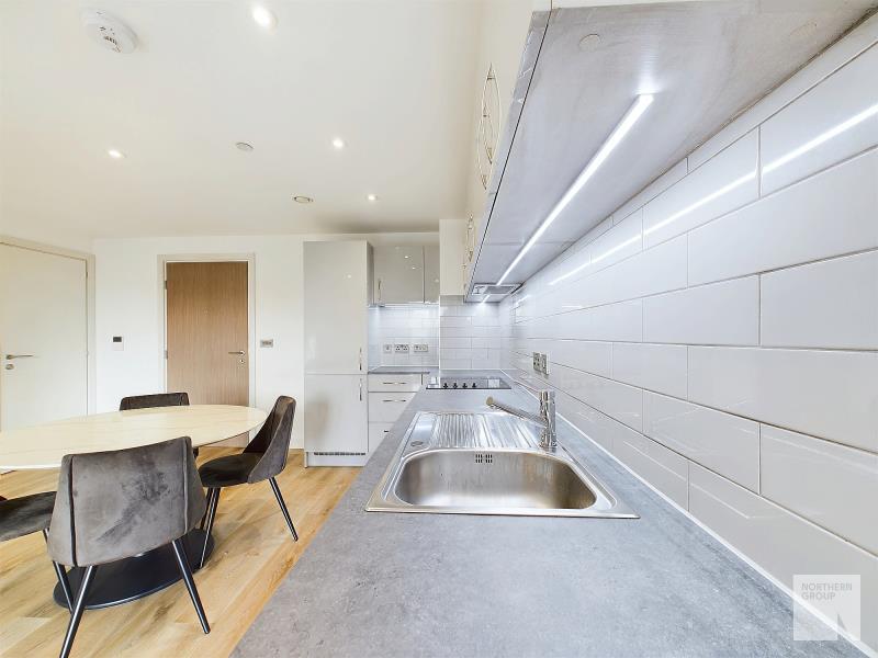 Flat 52, The Quarters image 9