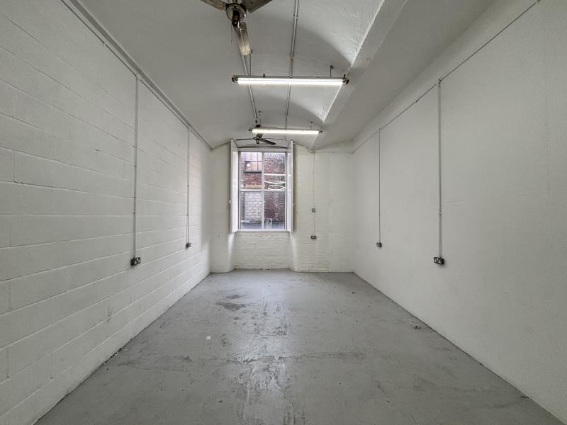 R11 :: Wellington House  image 3