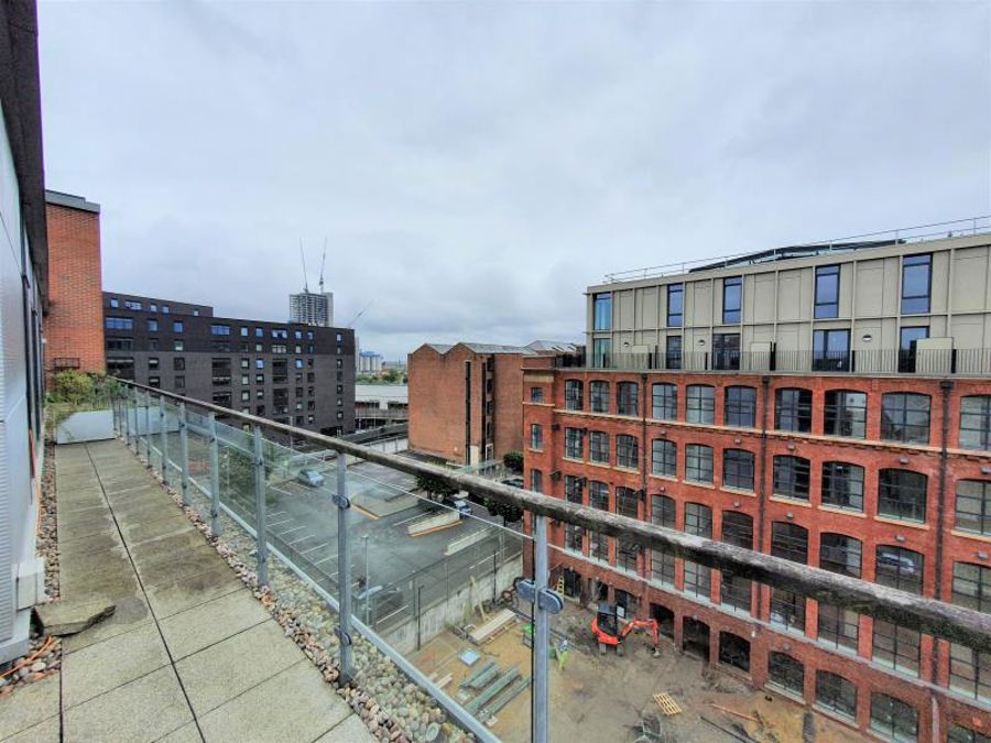 Apt 5.01 :: Flint Glass Wharf image 11