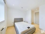 Apt 22 :: One Cutting Room image 8