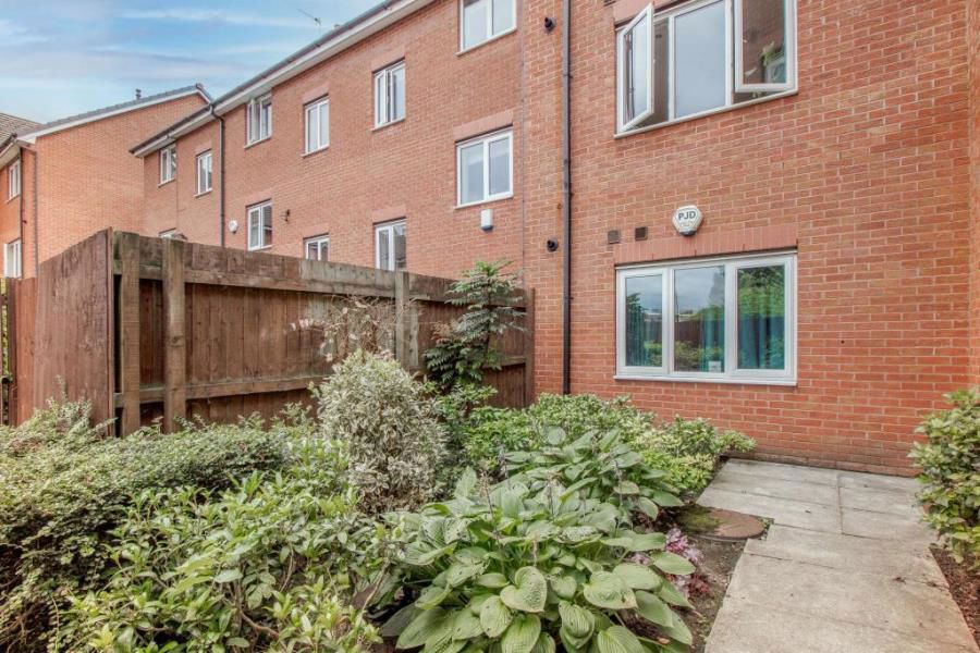 New Barns Avenue :: Chorlton image 10