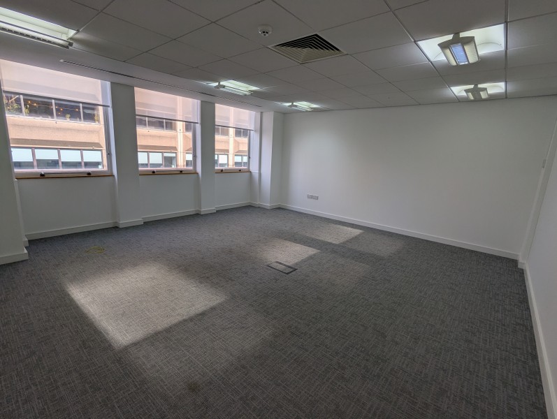 4.01 :: 19 Spring Gardens image 5