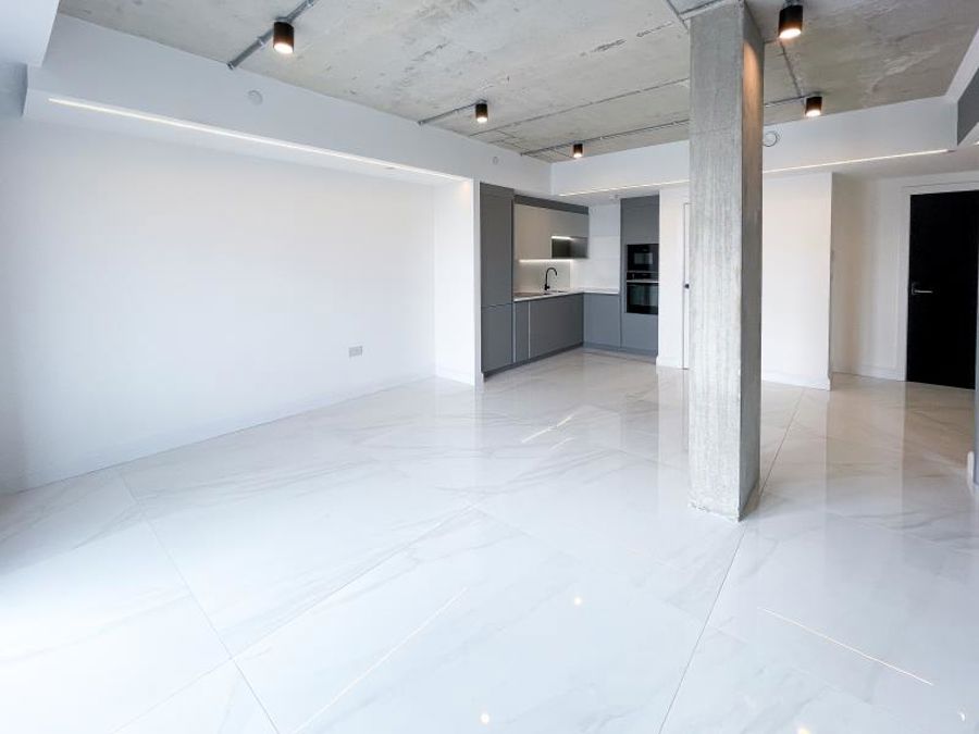 Apt 8.07 :: One Silk Street image 5