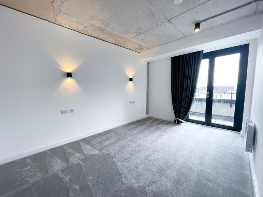 Apt 8.07 :: One Silk Street image 6