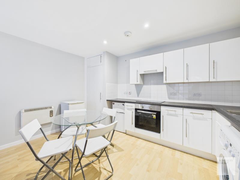 Quay 5 :: Salford image 2