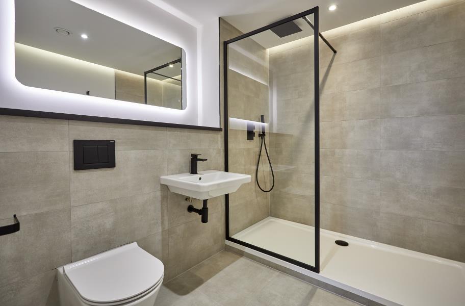 Apt 8.03 :: One Silk Street image 6