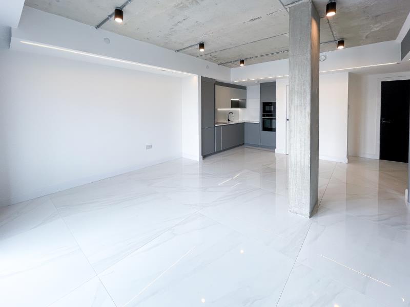 Apt 8.06 :: One Silk Street image 6