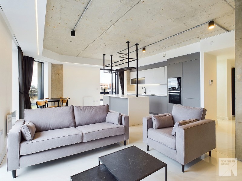 Apt 8.08 :: One Silk Street image 2