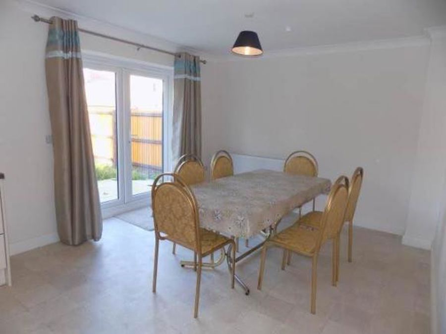 Bloomsbury Crescent :: Bolton image 4