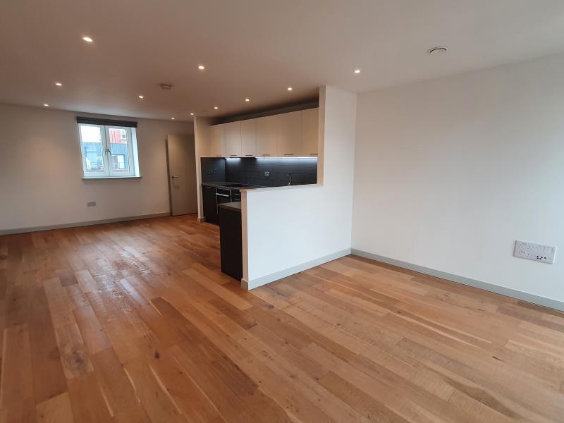 Apt 24 :: Cutting Room Square image 2