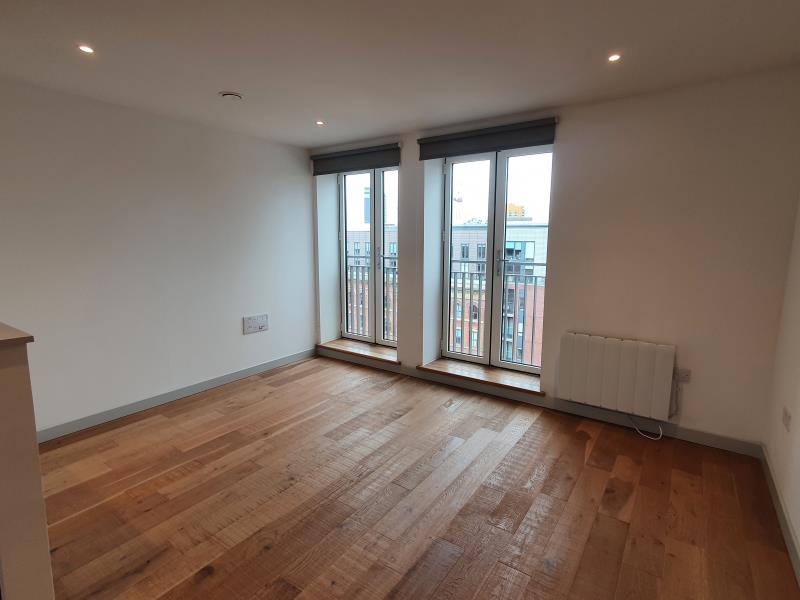 Apt 24 :: Cutting Room Square image 7