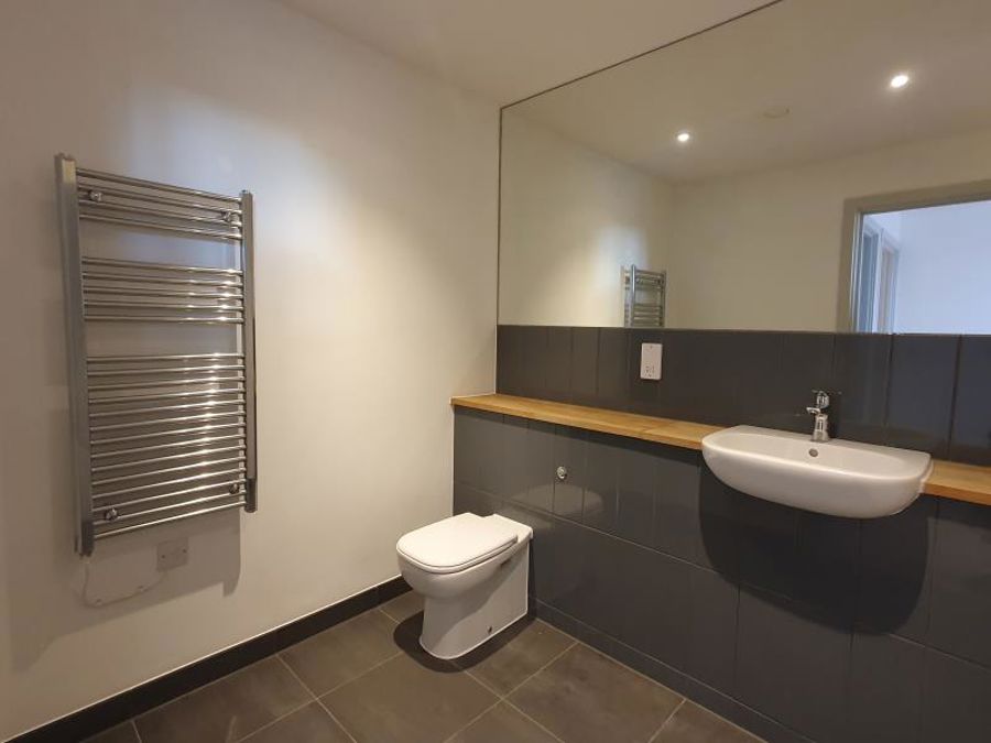 Apt 24 :: Cutting Room Square image 8