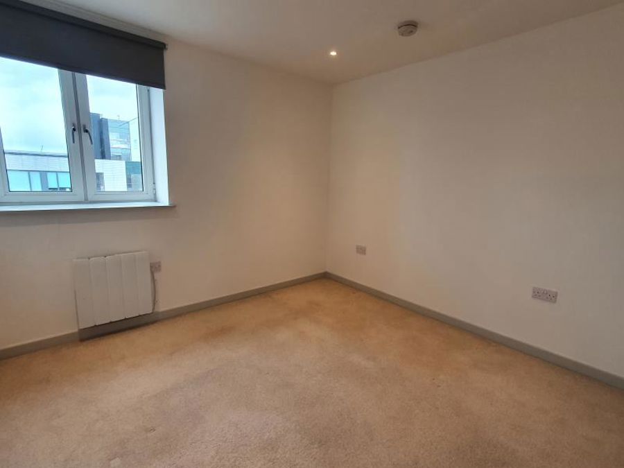 Apt 24 :: Cutting Room Square image 10