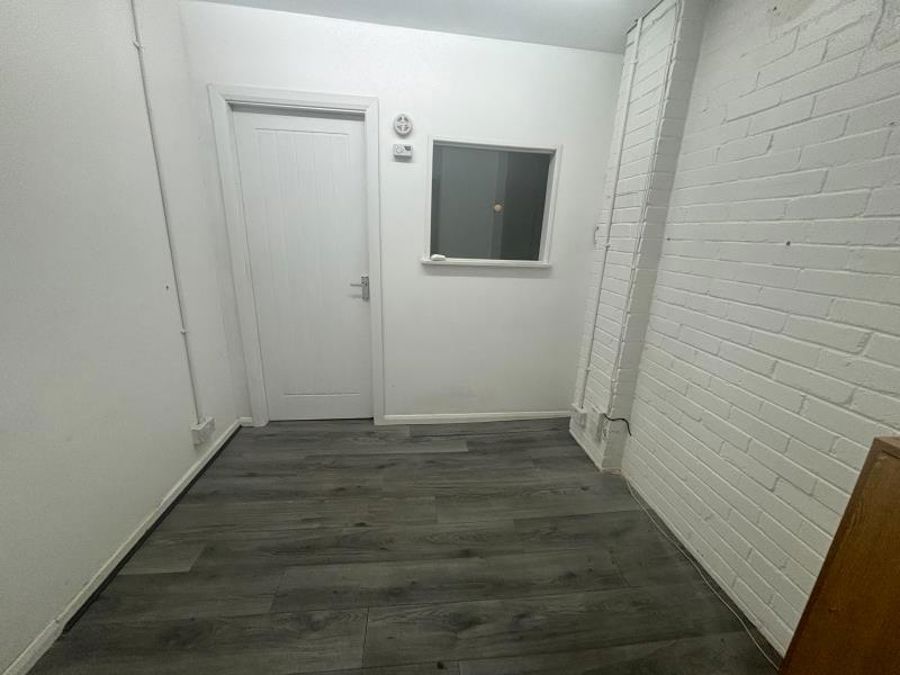 Unit 6 :: Crown Industrial image 3