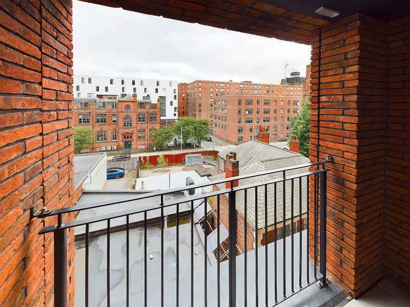 Apt 3.09 :: One Silk Street image 3