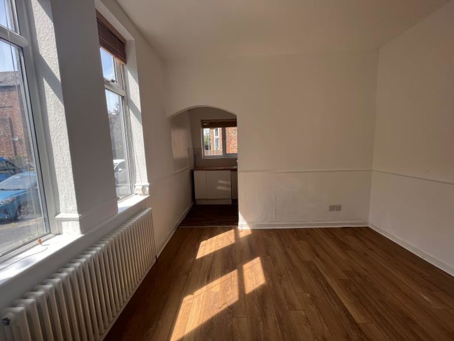 15, Warwick Road image 3