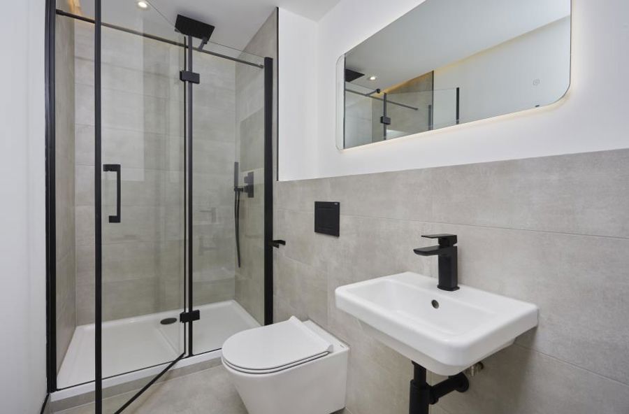 Apt 8.02 :: One Silk Street image 12