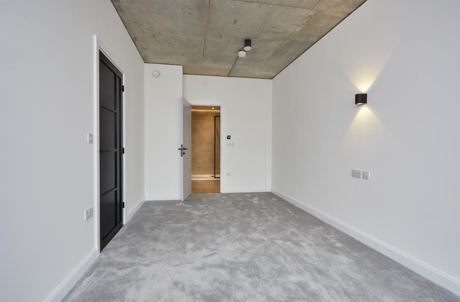 Apt 3.08 :: One Silk Street image 11