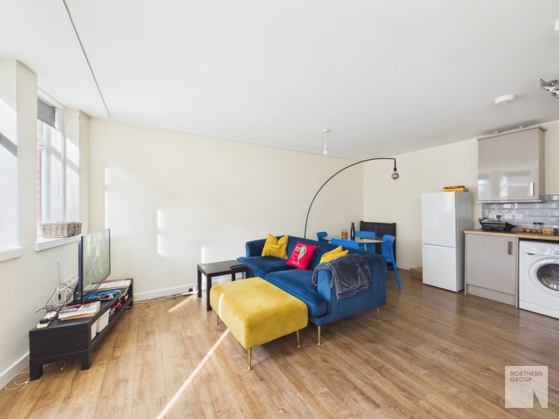 Apt 2 :: Vernon Street  image 1