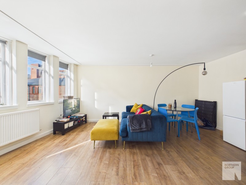 Apt 2 :: Vernon Street  image 2