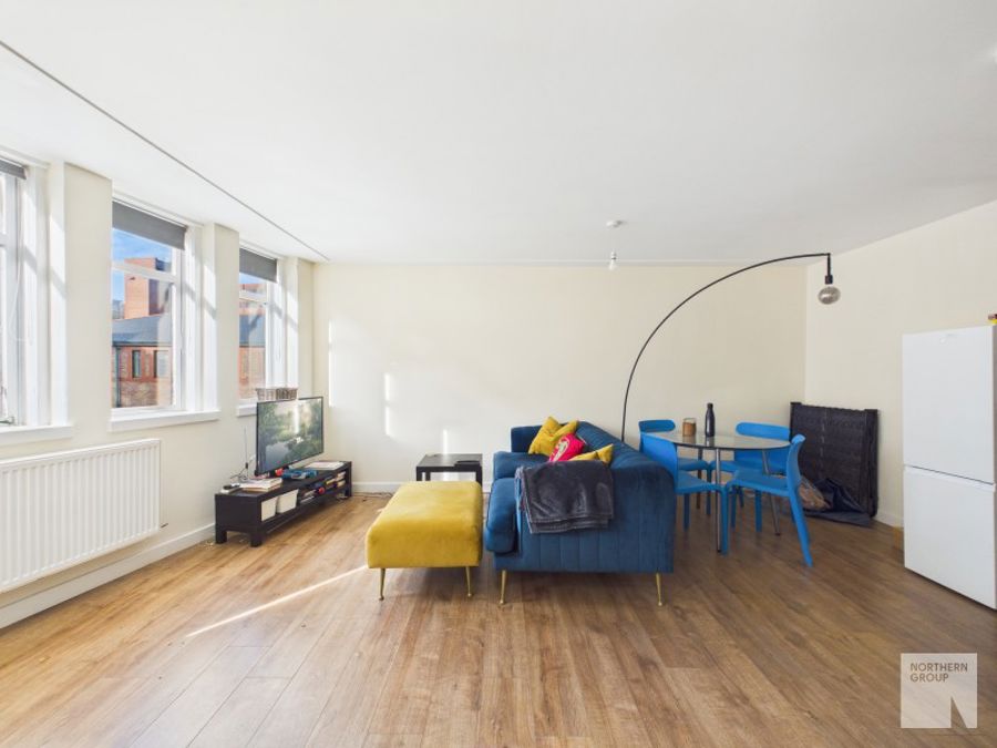 Apt 2 :: Vernon Street  image 2