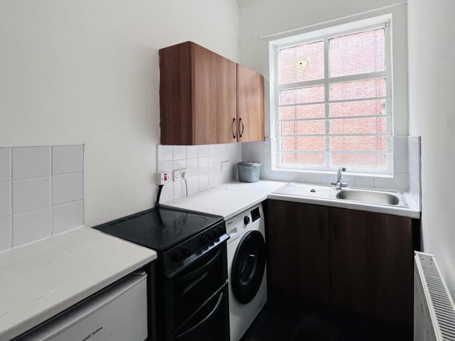 Flat 2, 16 Mayfield Road image 2