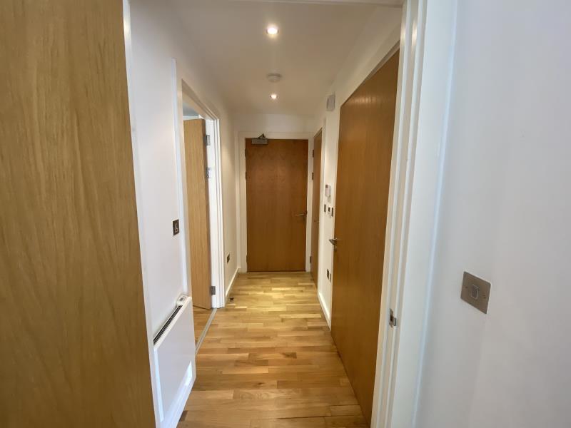 Apt G.18 :: Flint Glass Wharf image 5