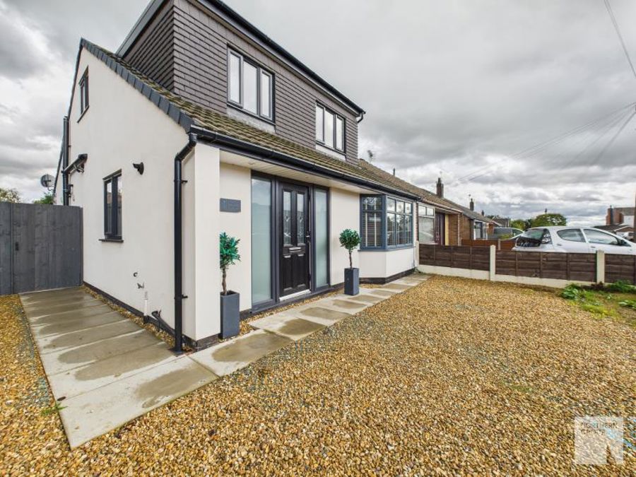 Surrey Avenue :: Marsland Green image 2