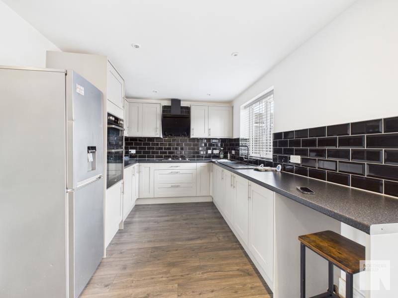 Surrey Avenue :: Marsland Green image 7