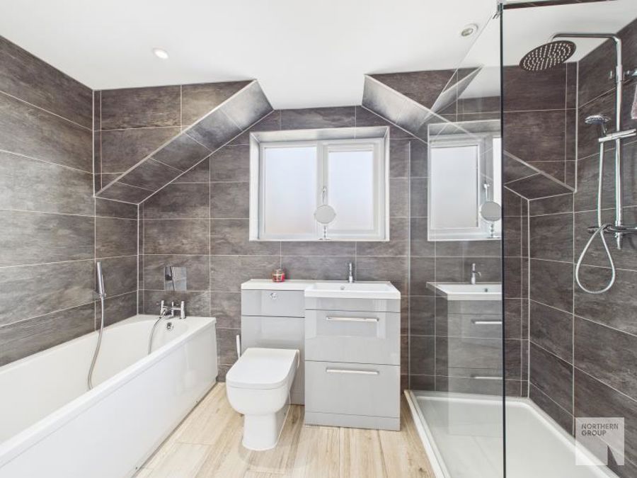 Surrey Avenue :: Marsland Green image 11