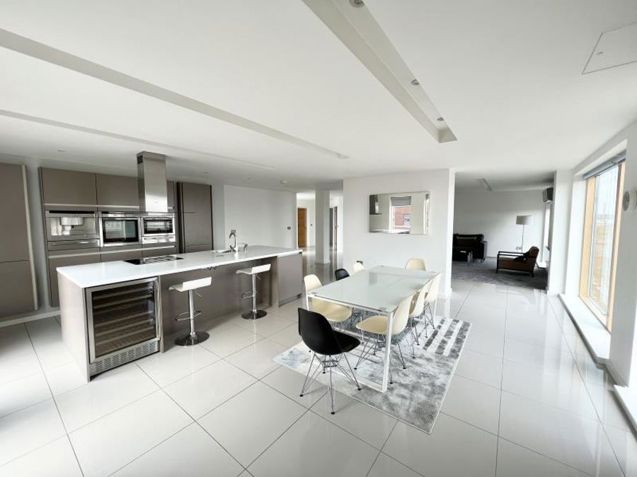 Apt 8.01 :: Ice Plant image 1