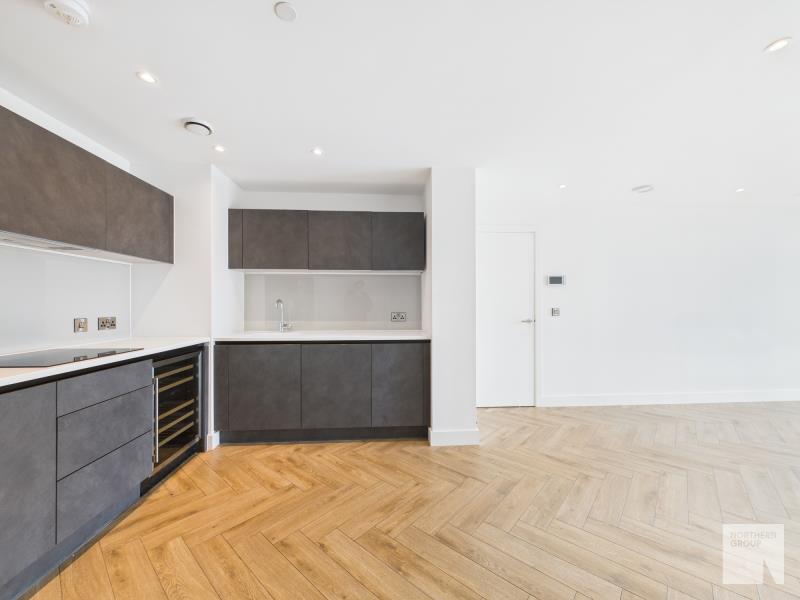 Elizabeth Tower :: Manchester image 2