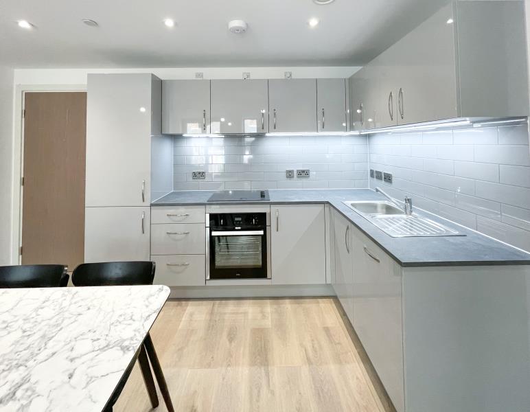 Apt 15 :: The Quarters image 2