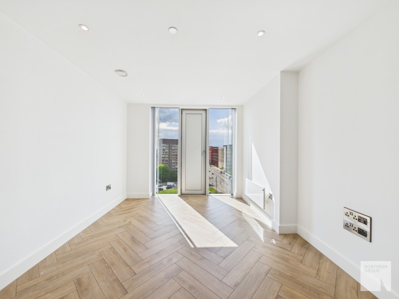 Elizabeth Tower :: Manchester image 3