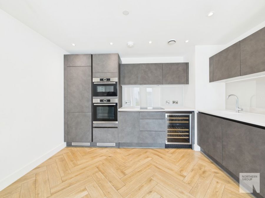 Elizabeth Tower :: Manchester image 5