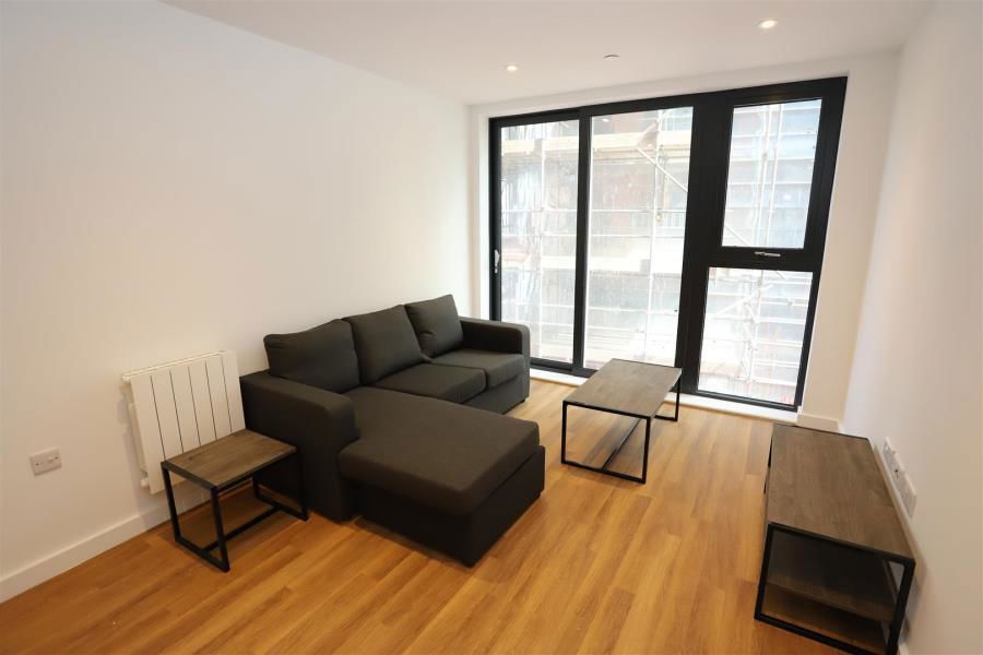 Apt 105, Deluna  image 1