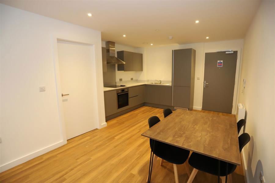 Apt 105, Deluna  image 2