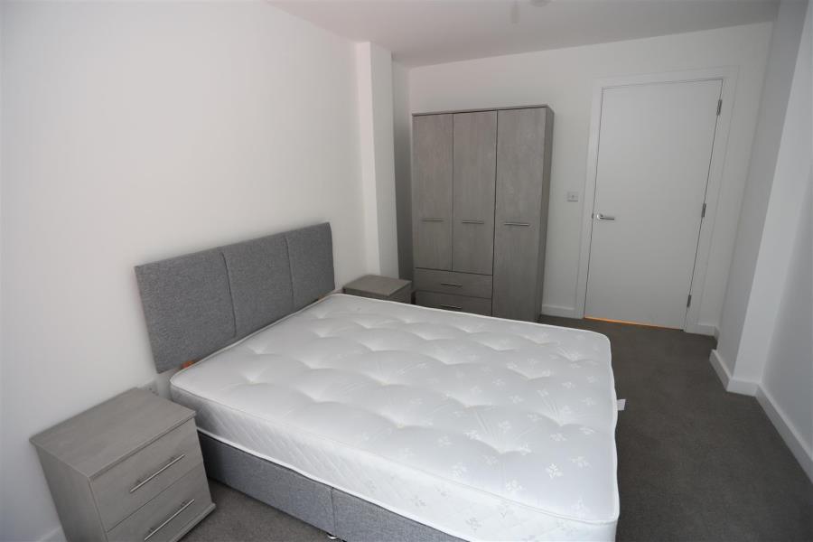 Apt 105, Deluna  image 6