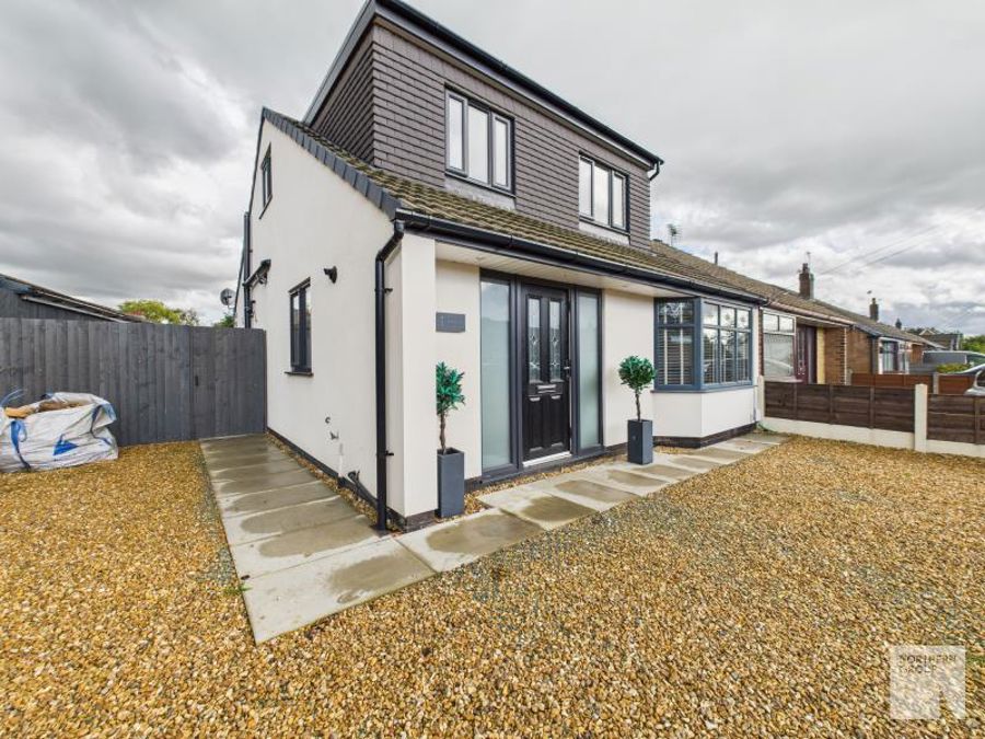 Surrey Avenue :: Marsland Green image 2